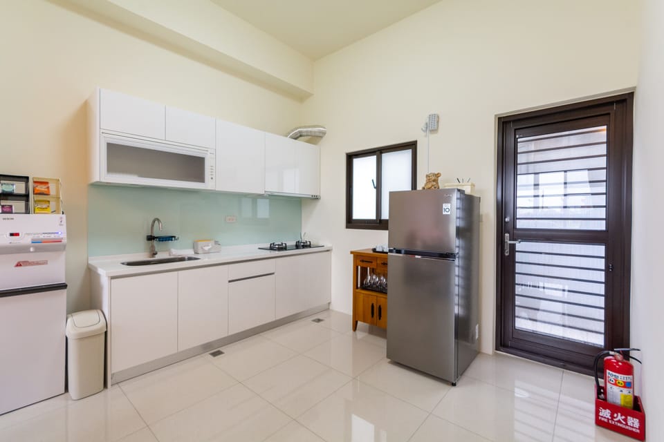 Basic House | Private kitchen | Shared fridge, electric kettle
