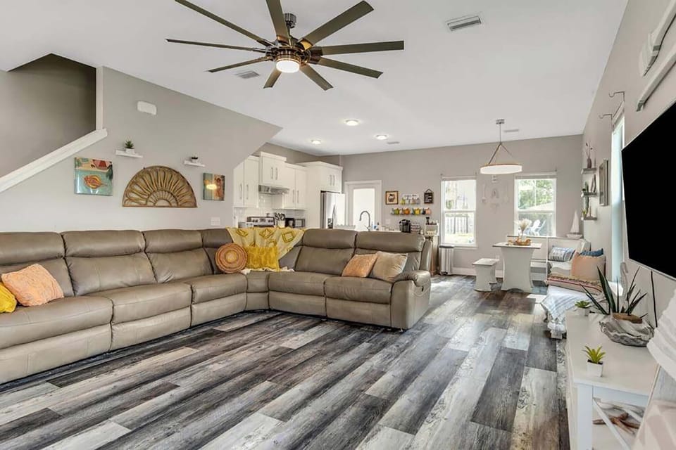 Sunny Daze living room