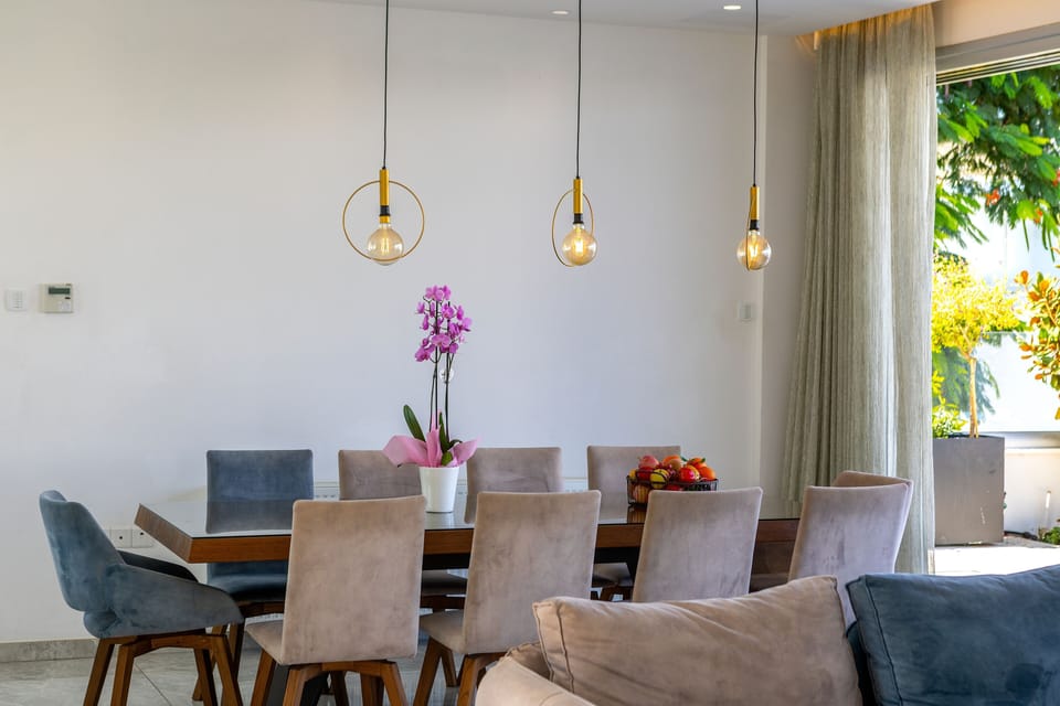 -24-Dining Area
