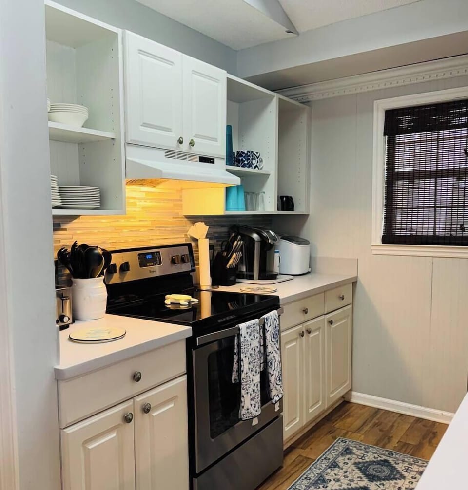 Salty Beaches - Fully equipped kitchen