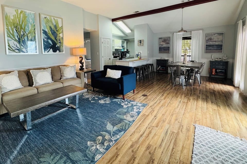 Salty Beaches large Living Room, Dining Room, Kitchen for all gathering together.