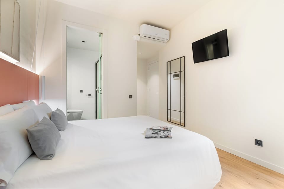 Family Room | Memory foam beds, minibar, in-room safe, blackout drapes