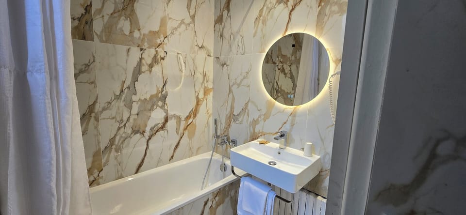 Standard Double Room, 1 Queen Bed (no elevator) | Bathroom | Hair dryer, towels