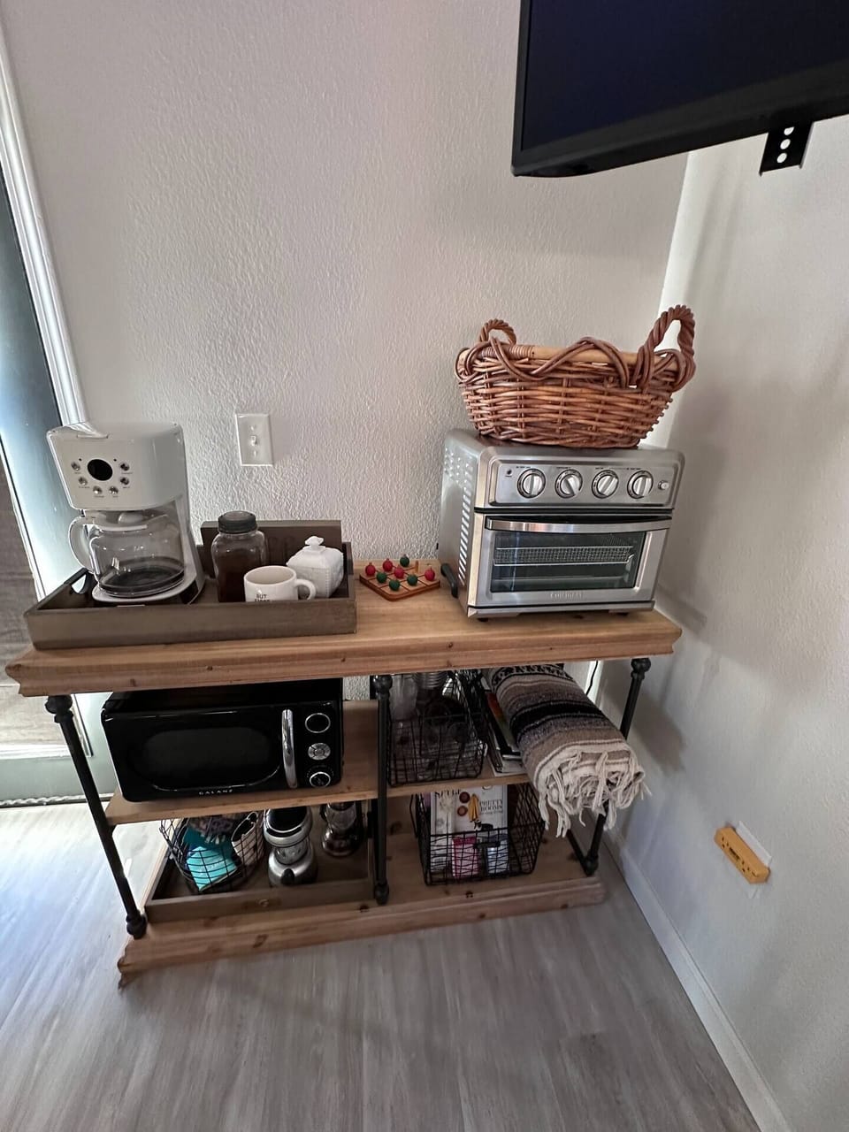 Coffee Bar with Microwave, Air Fryer and Toaster Oven ! 