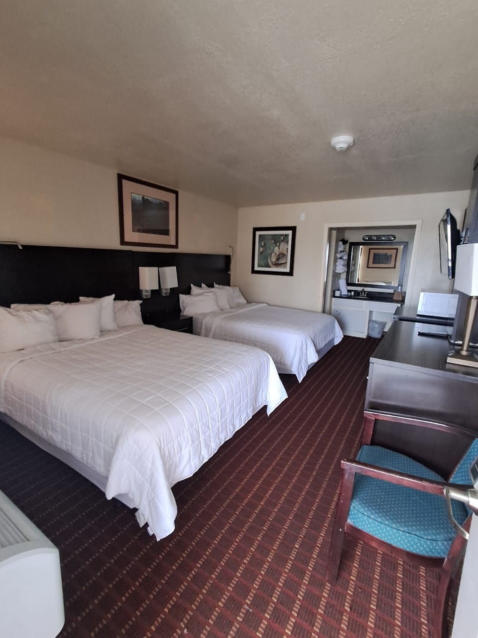 Basic Double Room | Free WiFi, bed sheets