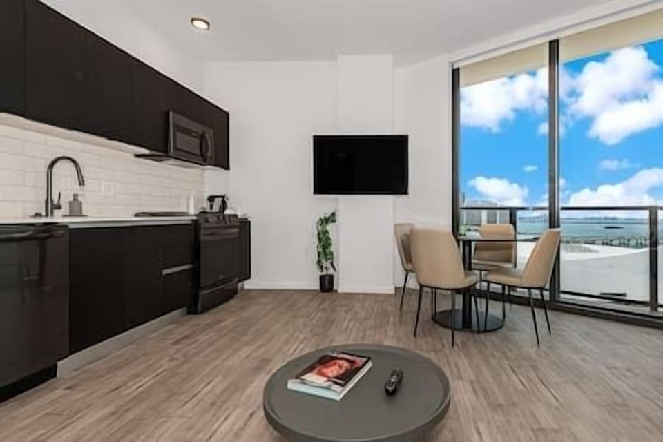 Dining Area (3)
