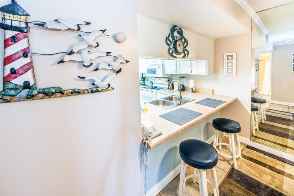 Condo, Multiple Beds (Moonspinner 211B - PCB East) | Private kitchen | Oven, toaster