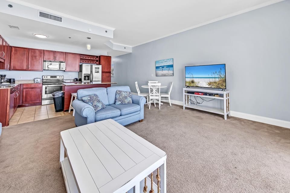 Condo, 1 King Bed with Sofa bed (Laketown Wharf 2017) | Living area | TV