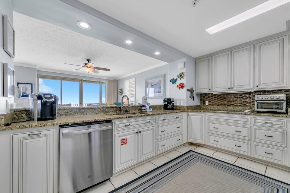 Condo, Multiple Beds (Hidden Dunes 1501) | Private kitchen | Oven, toaster