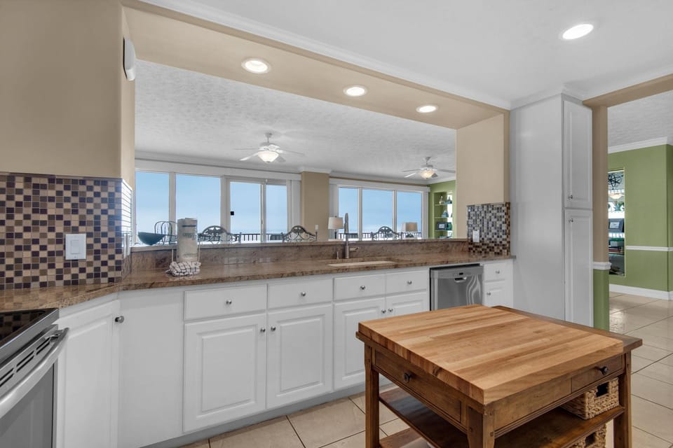 Condo, Multiple Beds (Hidden Dunes 1305) | Private kitchen | Oven, toaster