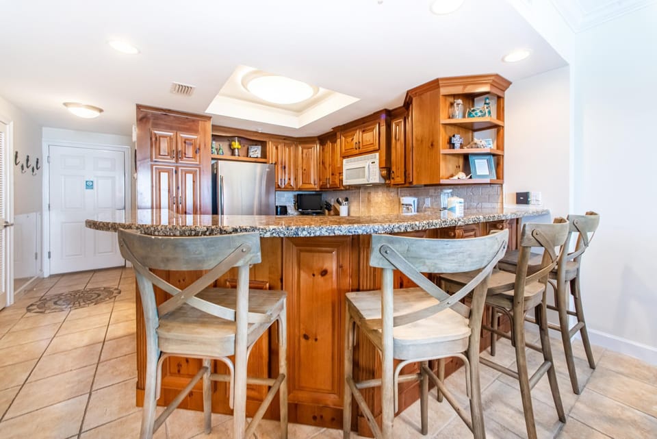 Condo, Multiple Beds (Boardwalk 1502) | Private kitchen | Oven, toaster