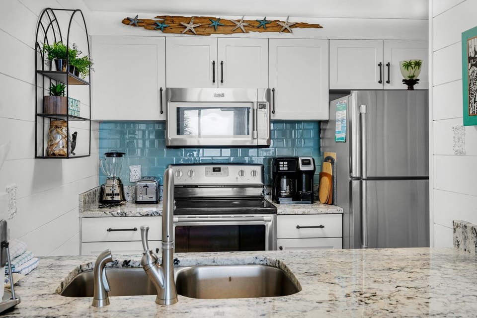 Condo, 1 King Bed with Sofa bed (Windward 403 at Edgewater) | Private kitchen | Oven, toaster
