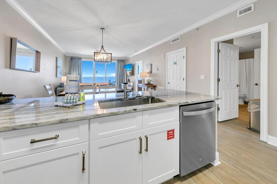Condo, Multiple Beds (Twin Palms 1401) | Interior