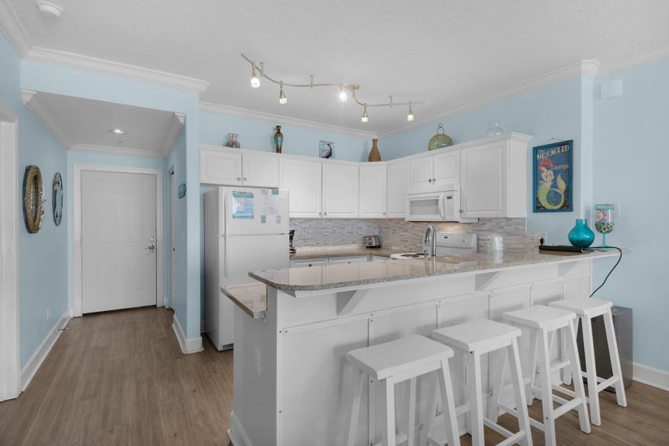 Condo, Multiple Beds (Twin Palms 1201) | Private kitchen | Oven, toaster