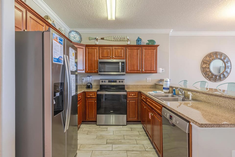 Condo, Multiple Beds (Ocean Villa 1102) | Private kitchen | Oven, toaster