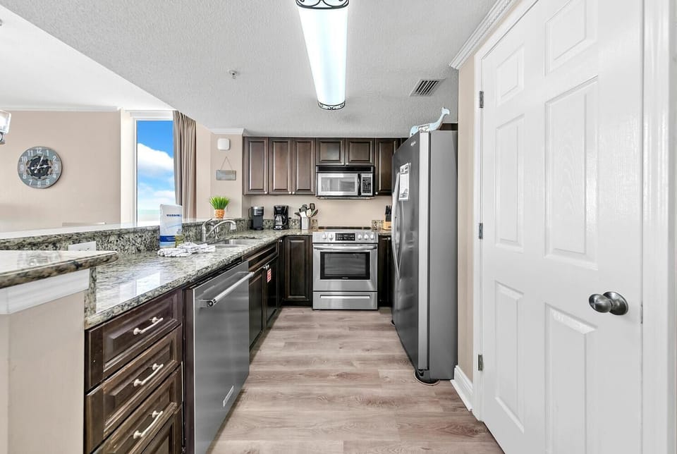 Condo, Multiple Beds (Majestic Beach Towers 1-301) | Private kitchen | Oven, toaster