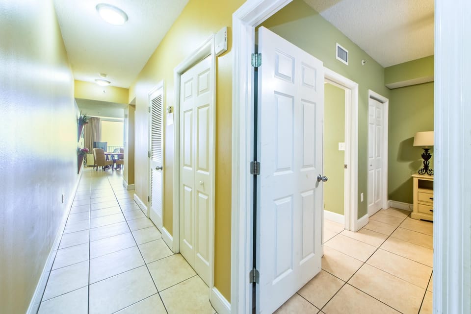 Condo, 1 Queen Bed with Sofa bed (Majestic Beach Towers 1-1706) | Interior