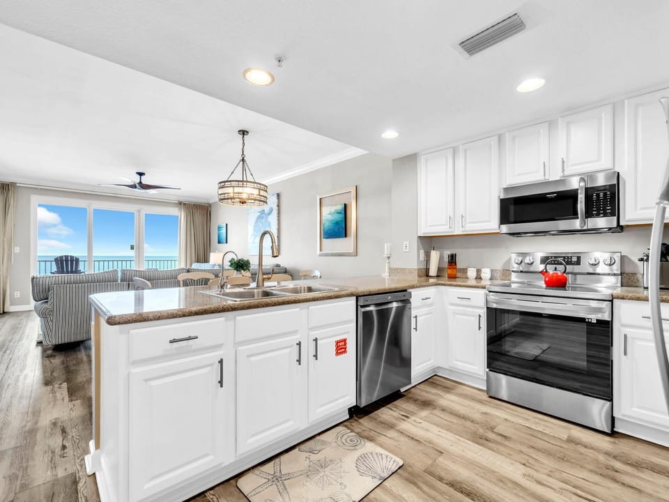 Condo, Multiple Beds (Grandview East 302 - Sandscape) | Private kitchen | Oven, toaster