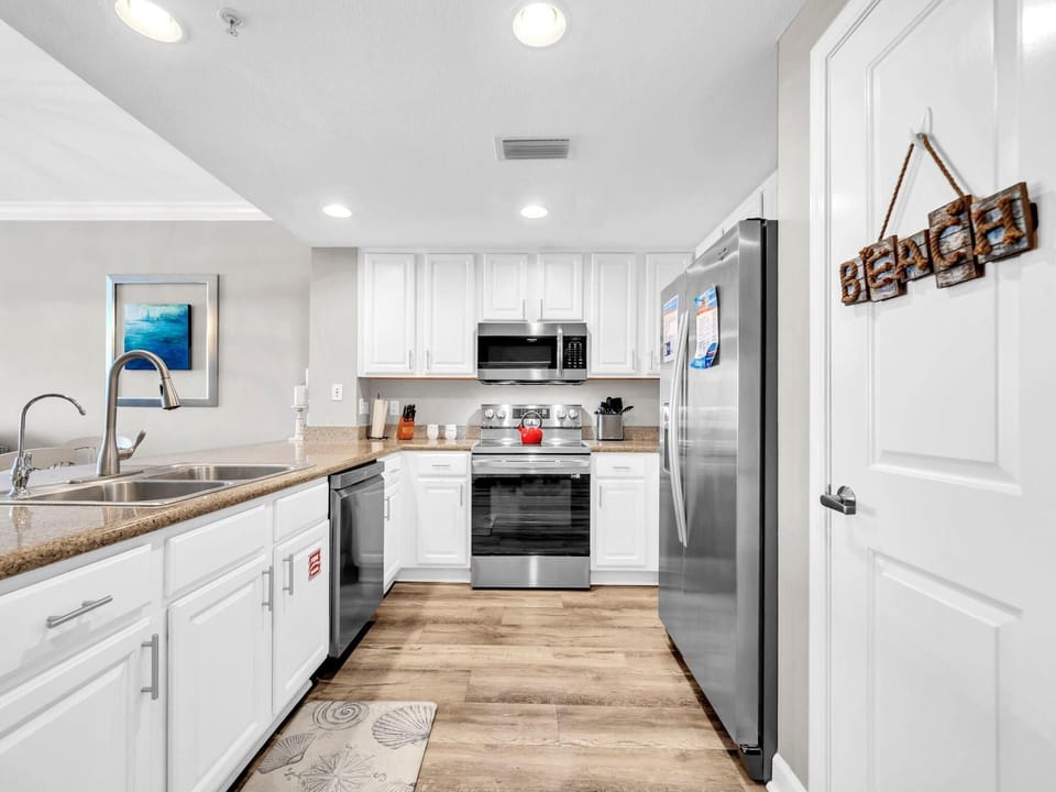Condo, Multiple Beds (Grandview East 302 - Sandscape) | Private kitchen | Oven, toaster