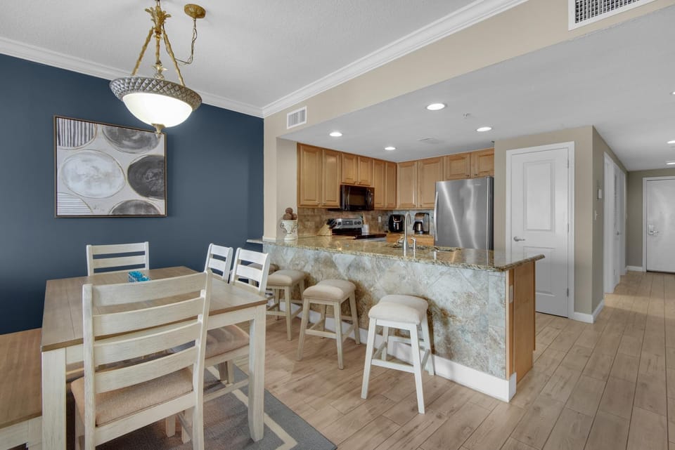 Condo, Multiple Beds (Grandview East 1204) | Dining
