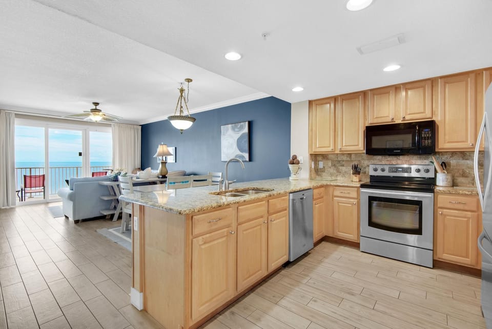 Condo, Multiple Beds (Grandview East 1204) | Private kitchen | Oven, toaster