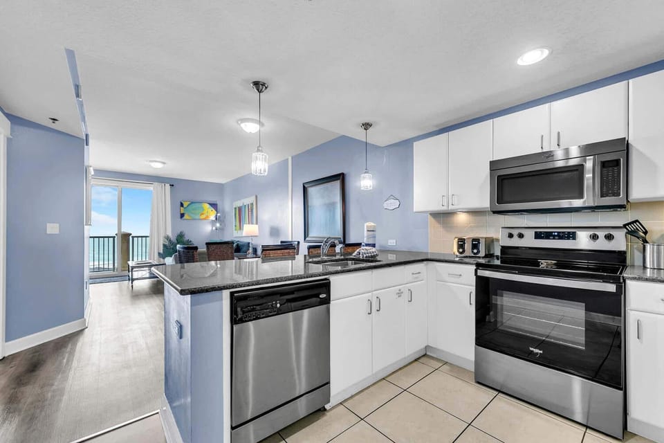 Condo, Multiple Beds (Grand Panama 2-705) | Private kitchen | Oven, toaster