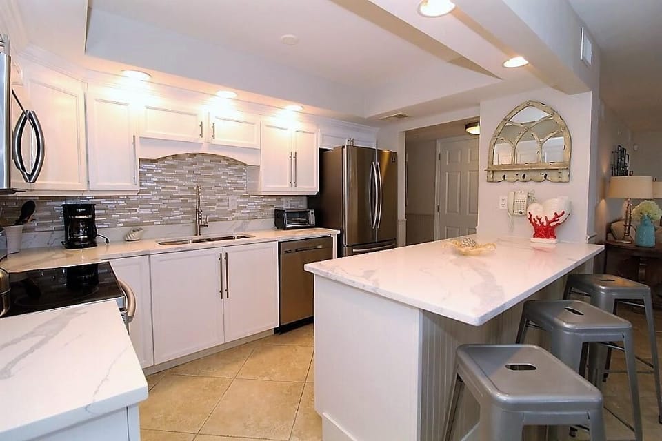 Condo, Multiple Beds (SeaSpray West 304- Gulf Front) | Private kitchen | Oven, toaster, paper towels