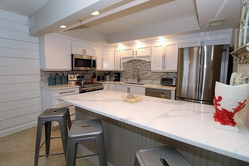 Condo, Multiple Beds (SeaSpray West 304- Gulf Front) | Private kitchen | Oven, toaster, paper towels