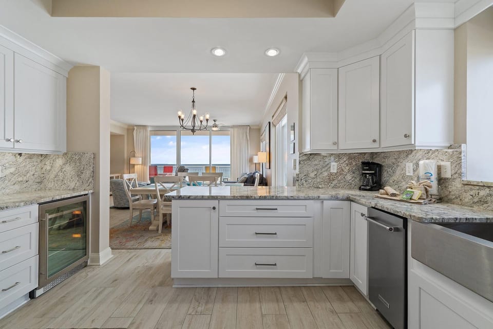 Condo, Multiple Beds (Indigo West 804) | Private kitchen | Oven, toaster, paper towels