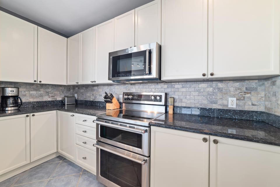 Condo, Multiple Beds (La Playa 1103) | Private kitchen | Oven, toaster, paper towels