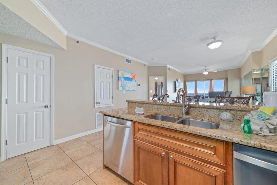Condo, Multiple Beds (Tidewater 609) | Private kitchen | Oven, toaster, paper towels