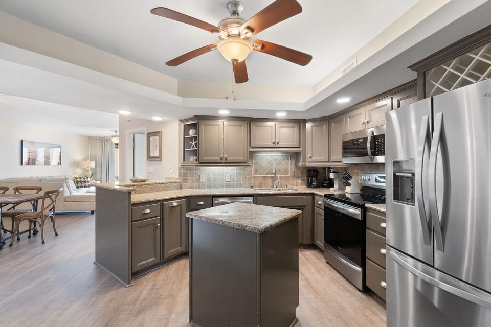 Condo, Multiple Beds (Summer House 203A) | Private kitchen | Oven, toaster, paper towels