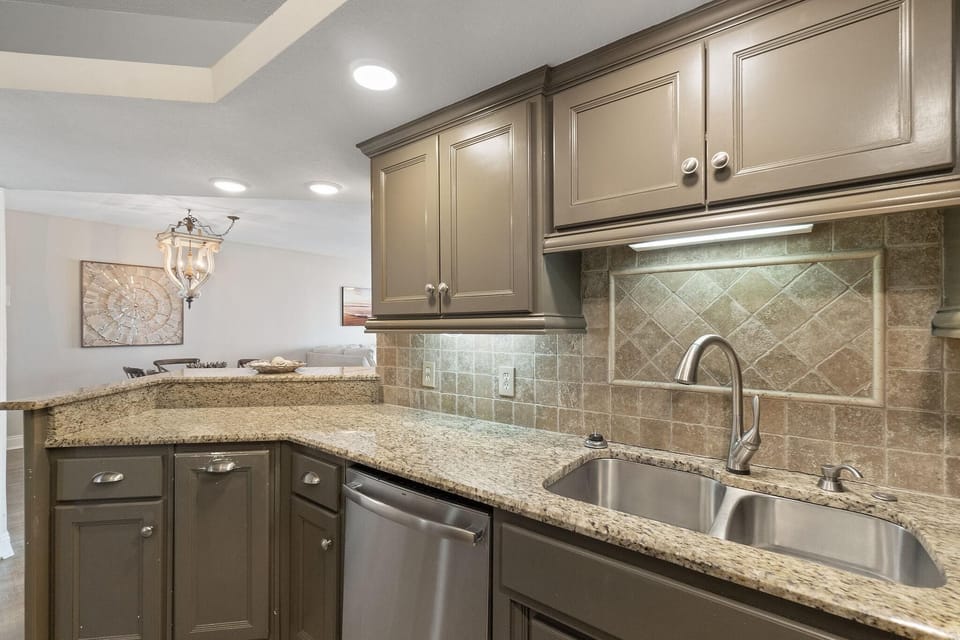 Condo, Multiple Beds (Summer House 203A) | Private kitchen | Oven, toaster, paper towels