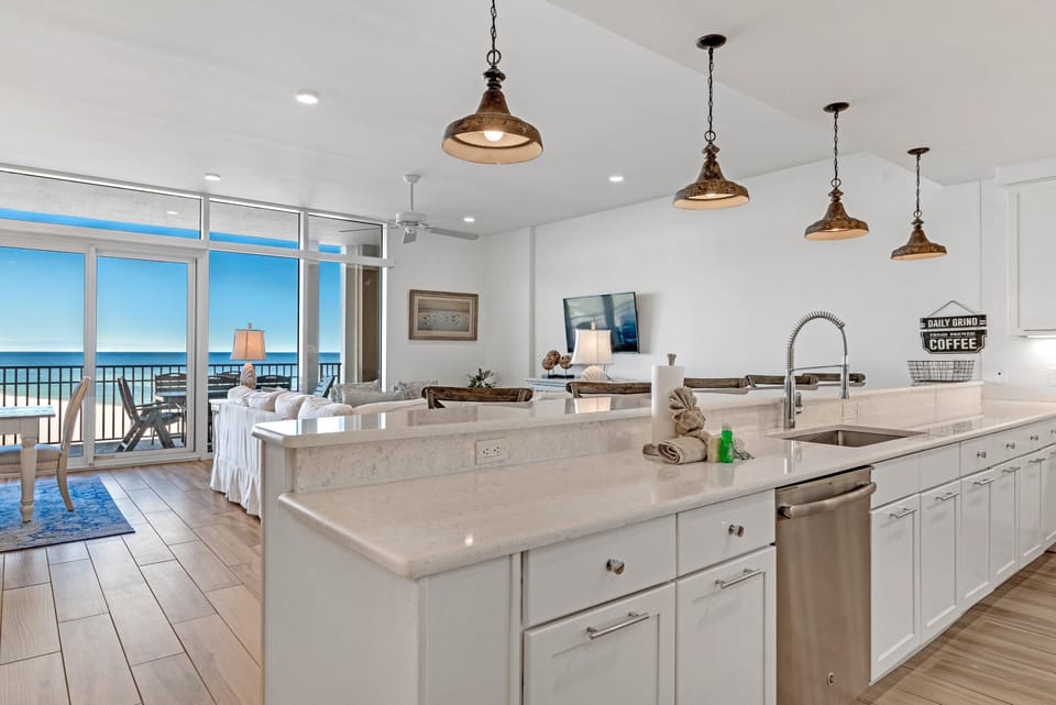 Condo, Multiple Beds (Vista Del Mar 303) | Private kitchen | Oven, toaster, paper towels