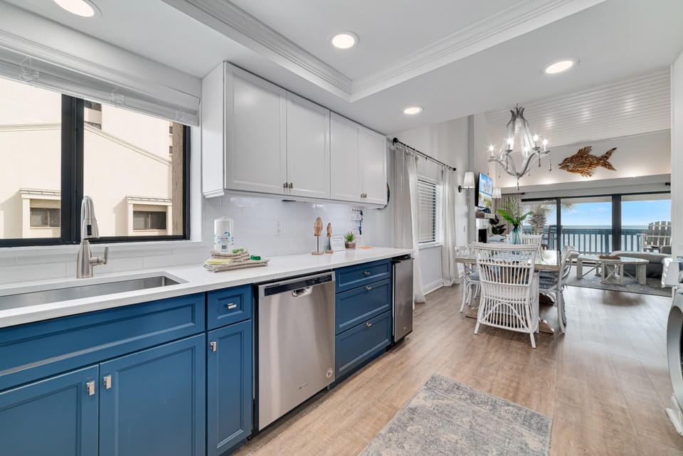 Condo, Multiple Beds (Shipwatch C301) | Private kitchen | Oven, toaster, paper towels