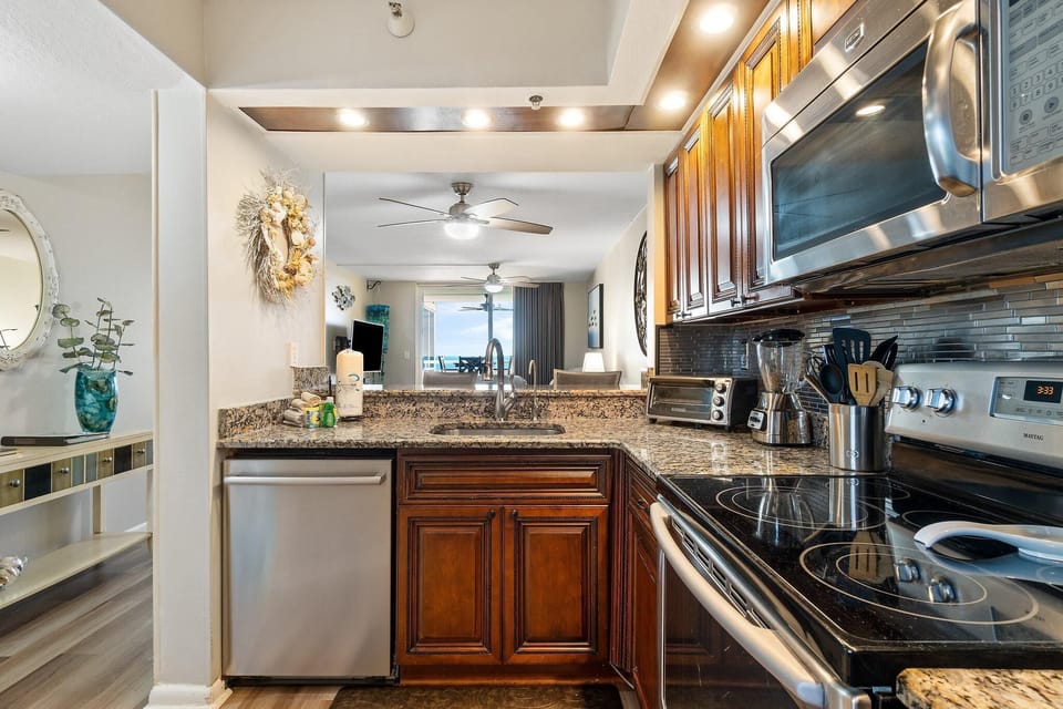 Condo, Multiple Beds (Perdido Sun 808) | Private kitchen | Oven, toaster, paper towels