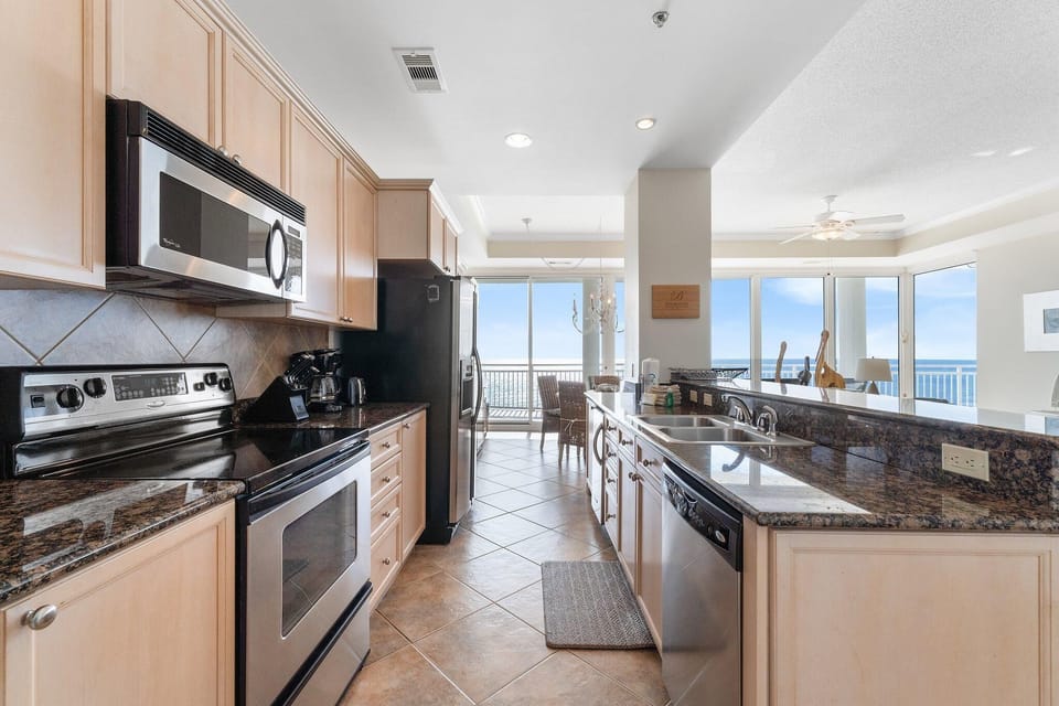 Condo, Multiple Beds (La Playa 902) | Private kitchen | Oven, toaster, paper towels
