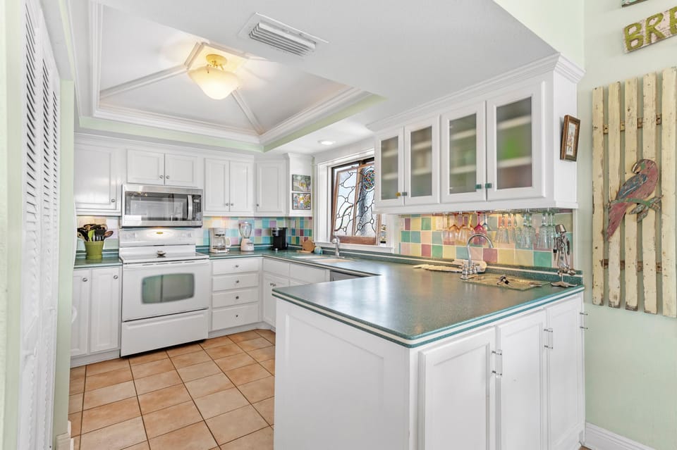 Condo, Multiple Beds (Shipwatch A501) | Private kitchen | Oven, toaster, paper towels
