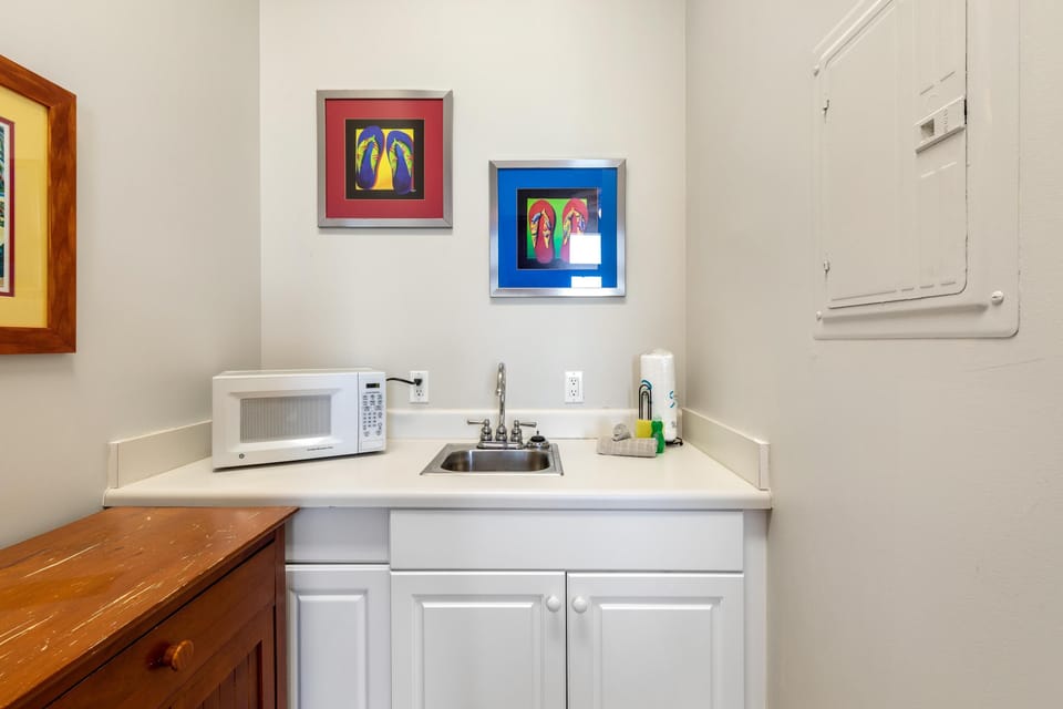 Condo, 1 King Bed with Sofa bed (Windemere 904 Pool Side Cabana Includ) | Interior
