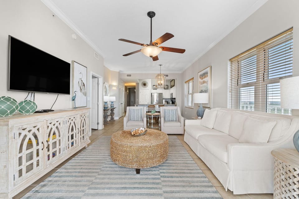 Condo, Multiple Beds (Windemere 1501) | Living area | TV