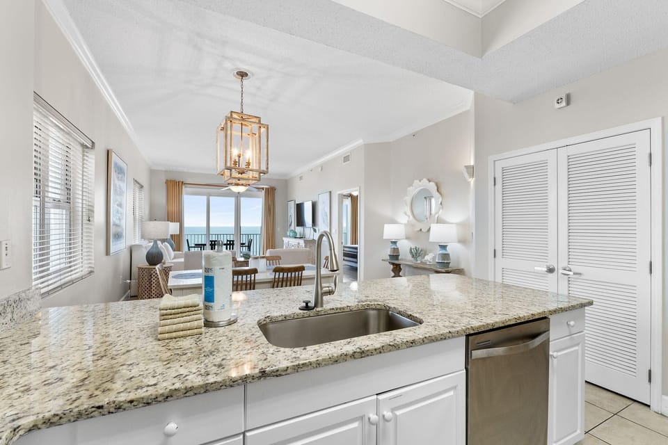 Condo, Multiple Beds (Windemere 1501) | Interior
