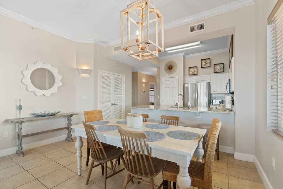 Condo, Multiple Beds (Windemere 1501) | Dining