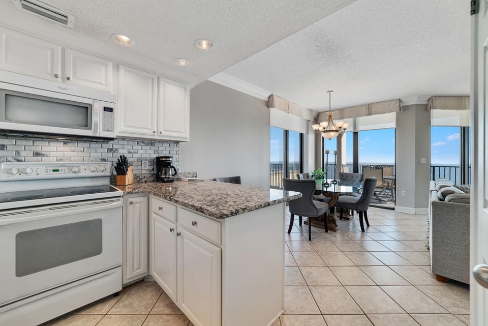 Condo, Multiple Beds (Phoenix VIII 1506) | Private kitchen | Oven, toaster, paper towels