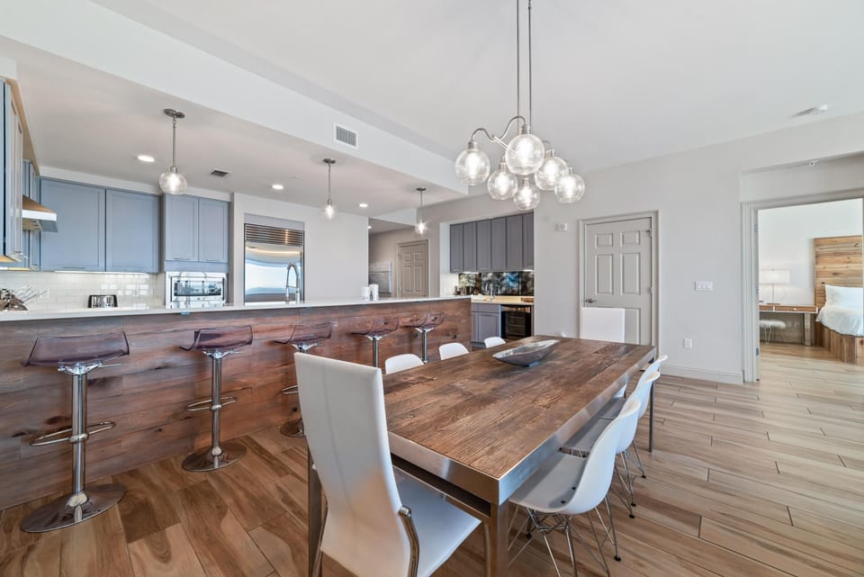 Condo, Multiple Beds (Vista Del Mar 206) | Dining