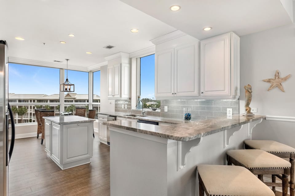Condo, Multiple Beds (La Playa 301) | Private kitchen | Oven, toaster, paper towels