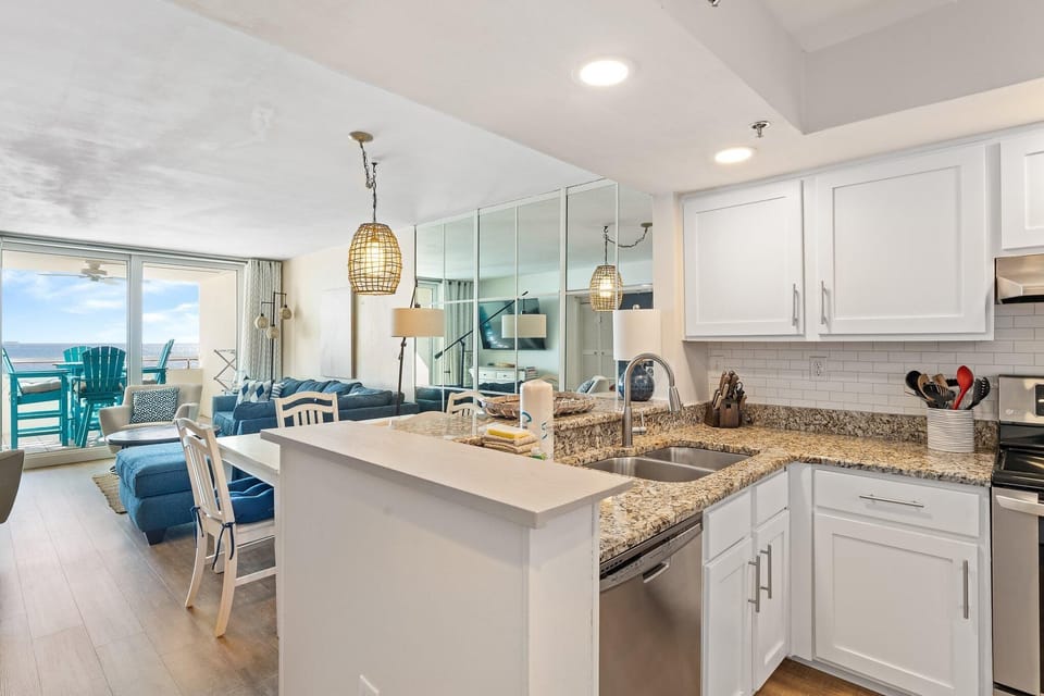 Condo, 1 King Bed with Sofa bed (Perdido Sun 508) | Private kitchen | Oven, toaster, paper towels