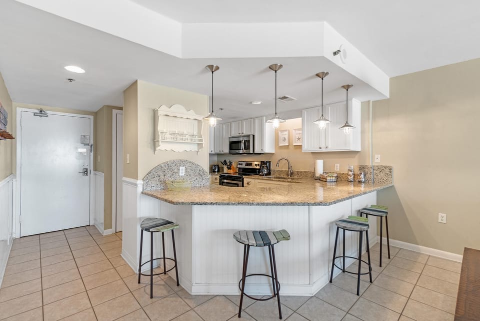 Condo, Multiple Beds (Summerchase 204) | Private kitchen | Oven, toaster, paper towels