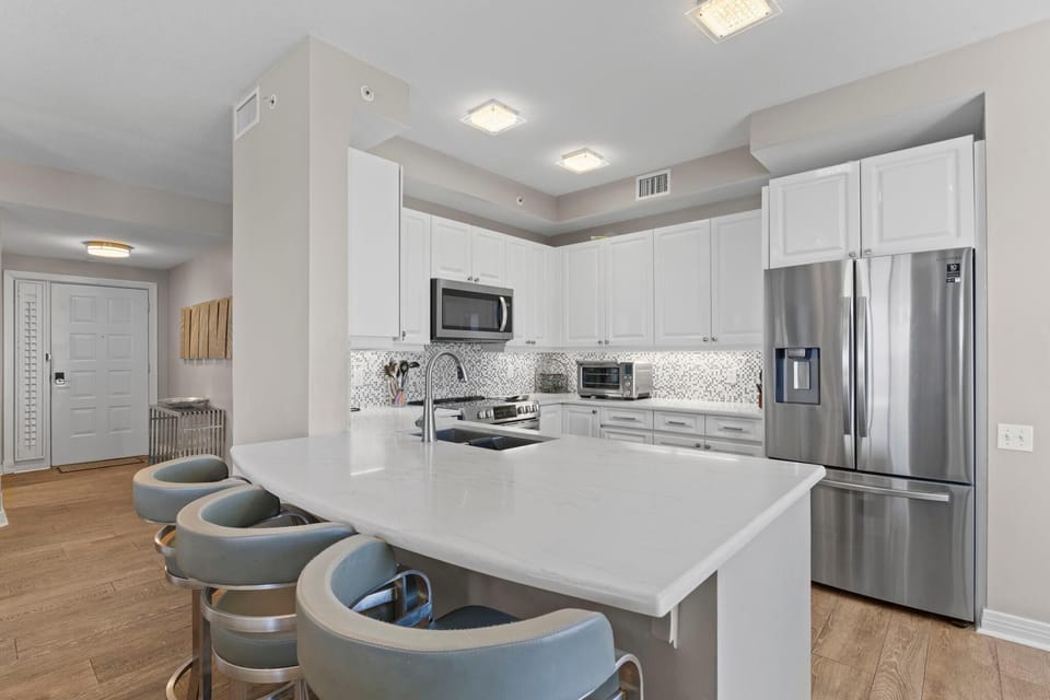 Condo, Multiple Beds (Beach Colony East 8A) | Private kitchen | Oven, toaster, paper towels
