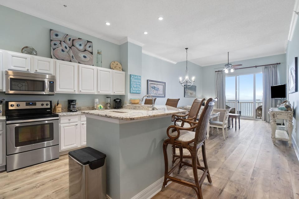Condo, Multiple Beds (Spanish Key 702) | Private kitchen | Oven, toaster, paper towels