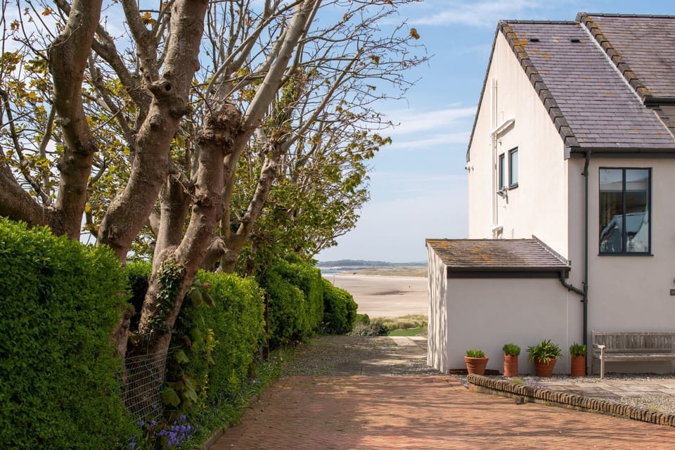 Seascape - External - Rhosneigr